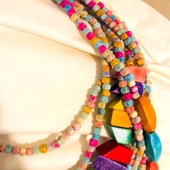 Handmade bleached wood bead‎ necklace - Picture 5 of 7